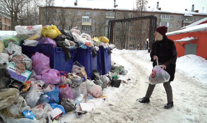 Туляки жалуются на мусорный коллапс из-за непогоды: кто виноват в долгом вывозе отходов