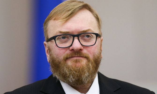 Депутат Виталий Милонов возмутился решением SHAMANа зарегистрировать марку "Я русский": певец ответил