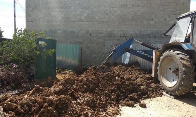 В Веневском районе туляк самовольно разрыл землю