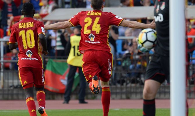 Тульский «Арсенал» обыгрывает чемпиона России «Локомотив»: 2:0