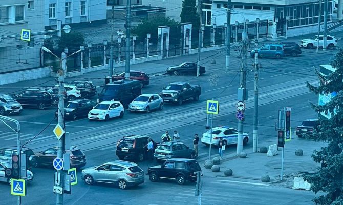 В Туле возле Дома науки и техники произошло ДТП