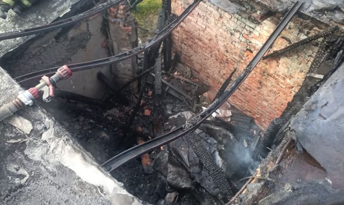 На улице Макара Мазая в Туле сгорел сарай