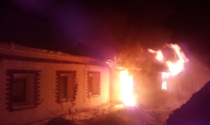 Следственный комитет выясняет причины гибели мужчины на пожаре в Ясногорске