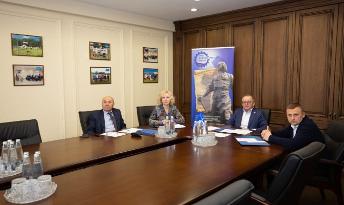 Члены тульской Общественной палаты обсудили внедрение цифровых технологий в экономику и соцсферу