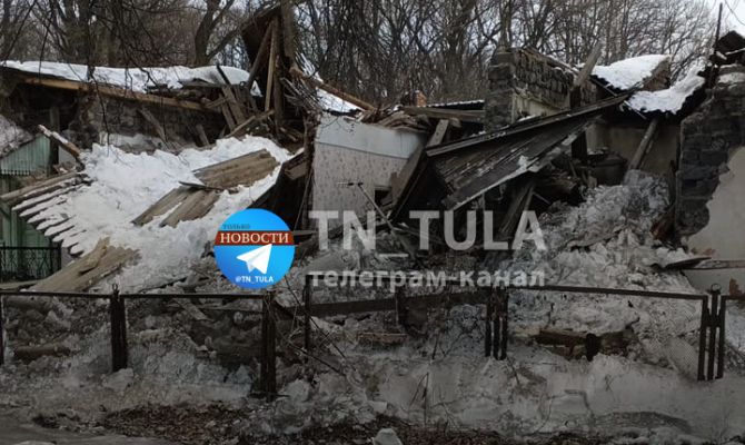 В городе Болохово обрушился дом
