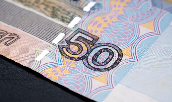 Центробанк объявил о выпуске новых купюр в 10 и 50 рублей