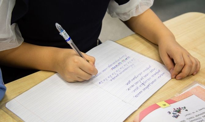 Стало известно, сколько тульских родителей помогают детям с домашним заданием