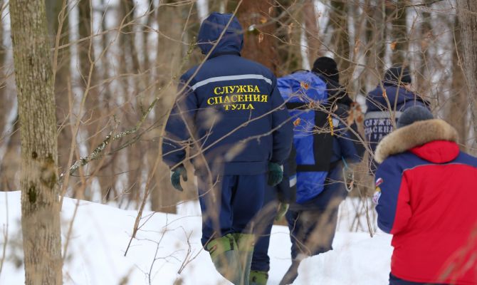 В Туле на лыжницу напали дикие кабаны: спасатели провели учения в лесу