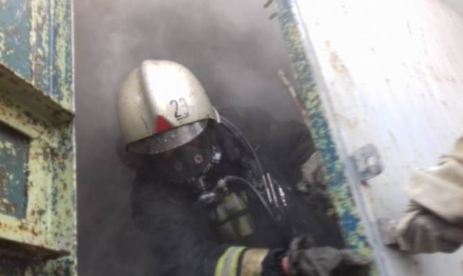 В Ефремове сгорели несколько сараев