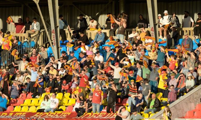 "Арсенал" приостановил продажу билетов на стыковой матч против "Пари НН"