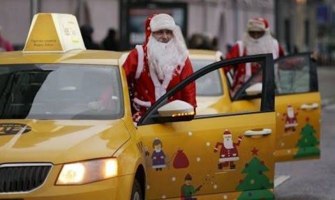 В булочную на такси: в какие новогодние часы поездка обойдется дороже всего