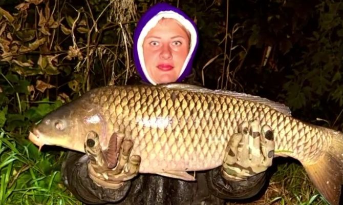 Рыбачка из Тулы 40 минут боролась с 8-килограммовым сазаном