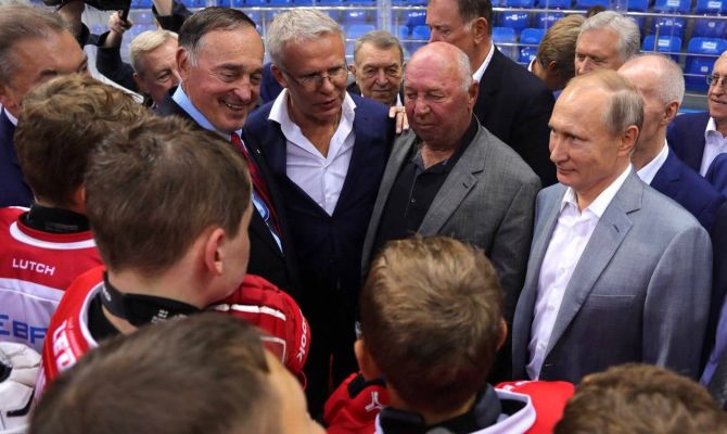 Владимир Путин поздравил с победой в матче юных хоккеистов из Новомосковска