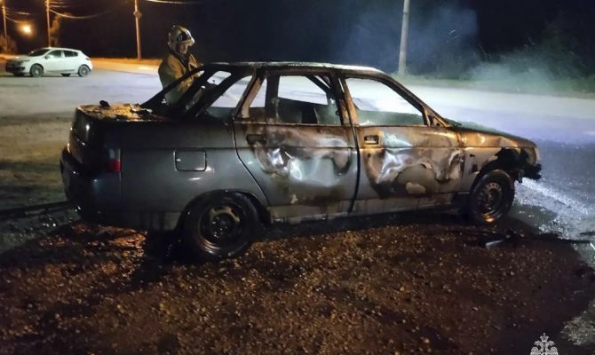 Ночью под Узловой сгорела легковушка