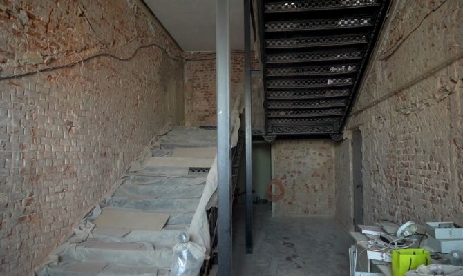 В Туле капитально ремонтируют Театр кукол: почему рабочим запретили трогать чугунную лестницу