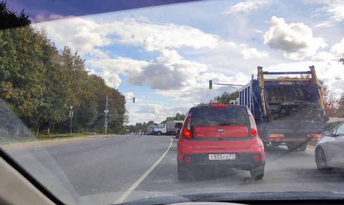 Из-за ремонта дороги на Новомосковском шоссе в Туле образовалась пробка