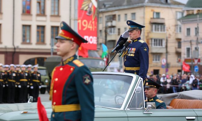 «Панцирь», «Смерч», Т-34 и «Катюша»: как в Туле прошел Парад Победы