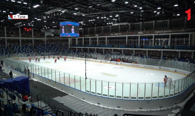 Студенты против преподавателей: в Туле Татьянин день отметили хоккейным матчем