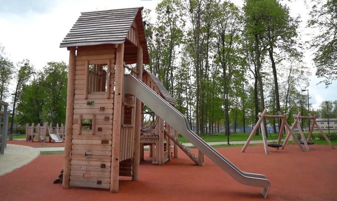 В Белеве поросший бурьяном сквер за год превратили в современный парк