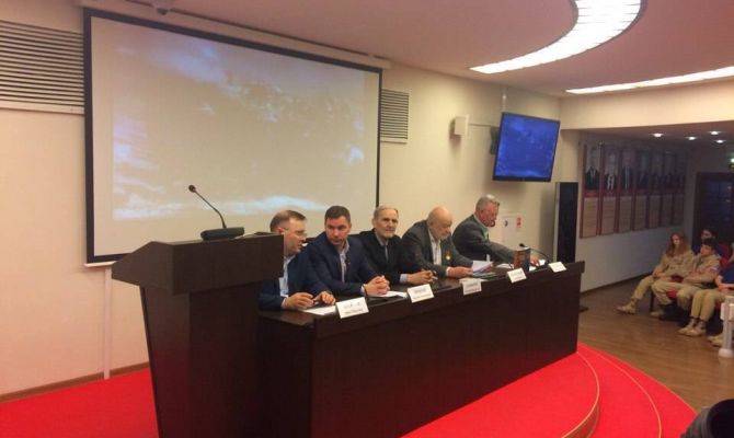 В Туле презентовали роман Олега Свешникова «Прощание славянки»