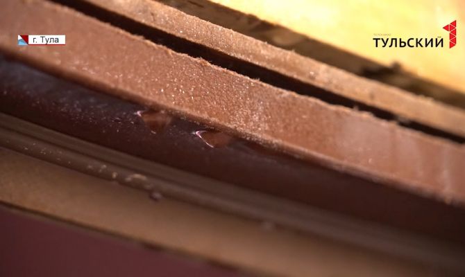 Квартиры тульской многоэтажки заливает при каждой оттепели уже 6 лет
