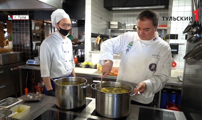 Мастера кулинарного искусства поделились секретами с тульскими студентами
