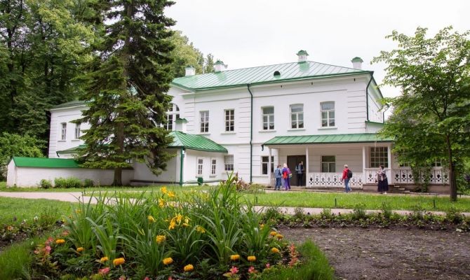 К 200-летию Льва Толстого в Ясной Поляне отреставрируют дом Волконского и флигель Кузьминских