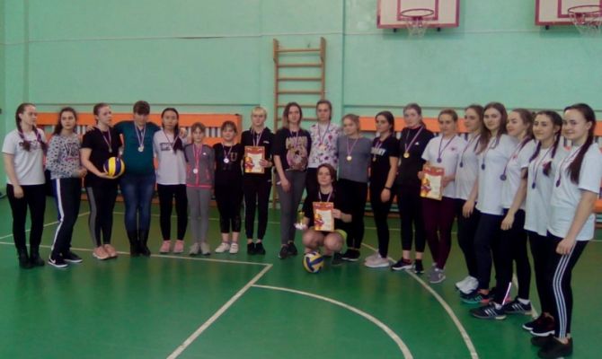 В Ясногорске женские команды сразились за кубок по волейболу