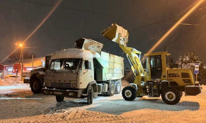 В районах Тульской области устраняют последствия снегопада: фоторепортаж