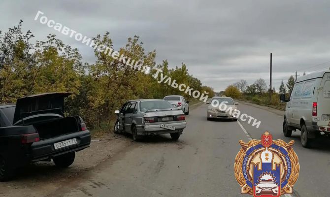 В Ясногорске несовершеннолетний водитель столкнулся с ВАЗ