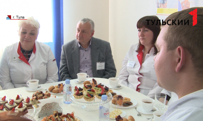 Какие вопросы Алексей Дюмин обсудил с тульскими фельдшерами
