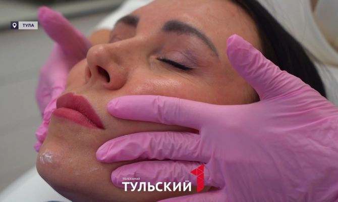 Дерматокосметолог назвала крем, который защитит кожу в мороз