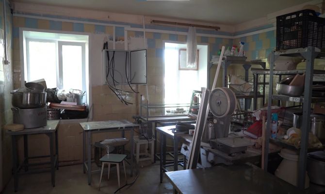 Опасные перила и дыры в полу: в Киреевске сорвали сроки ремонта детского сада "Теремок"