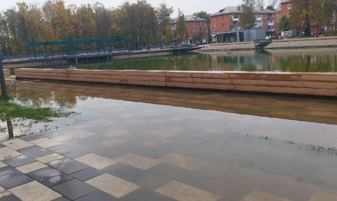 Администрация о "потопе" на набережной в Узловой: ливневки на этой территории не предусмотрены