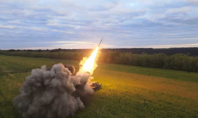Минобороны опубликовало кадры работы тульской РСЗО "Смерч" в ходе спецоперации