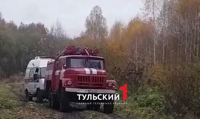 Под Киреевском скорая помощь застряла в грязи: медики шли до пациента пешком