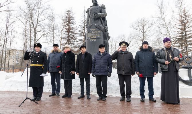В Туле отметили 120-летие подвига крейсера "Варяг"