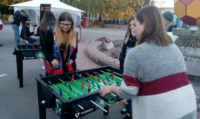 До матча команд России и Македонии в Туле осталось меньше часа