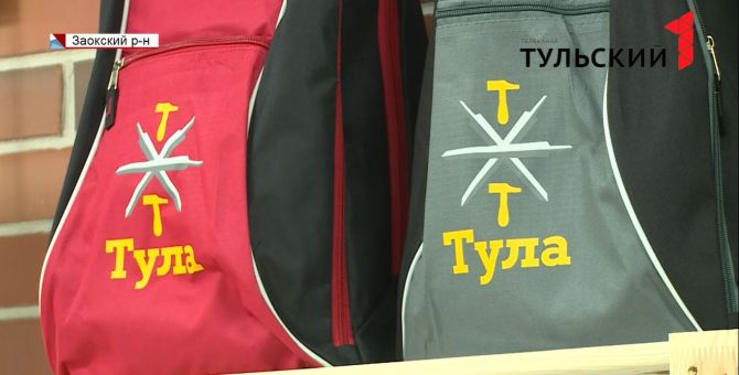 Дети из Иркутска получили в подарок от Алексея Дюмина спортформу и рюкзаки