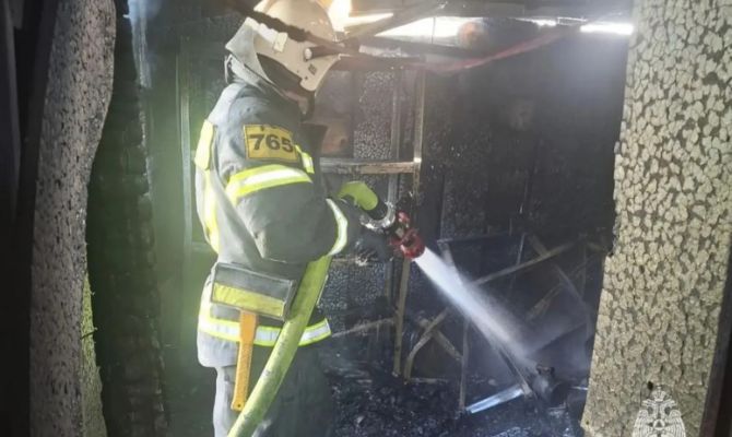 В Новомосковске при пожаре на даче пострадал 54-летний мужчина