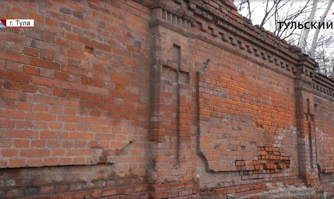 В Туле обрушилась стена Всехсвятского кладбища