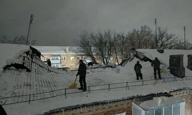 По факту обрушения крыш двух домов в Кимовске возбудили уголовное дело