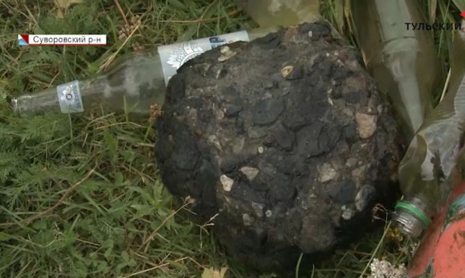 Бутылки, камни и мусор: что находят водолазы на дне тульских водоёмов