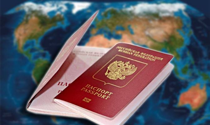 В России хотят сократить срок выдачи загранпаспортов