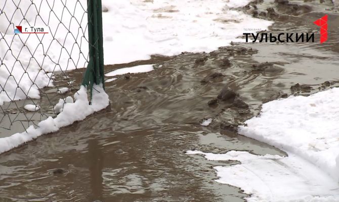 Из-за аварии в селе Осиновая гора Большой Тулы затопило двор