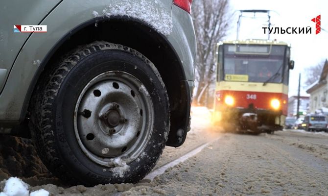Тульских водителей призвали не оставлять машины вдоль дорог