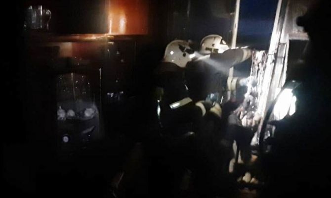 Пожарные в Щекино спасли человека из горящего дома