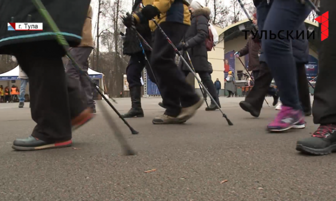 Туляки сменили привычную ходьбу на скандинавскую