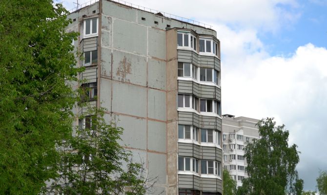 Цвет стен или найм рабочих: за что отвечают туляки при ремонте подъезда в доме