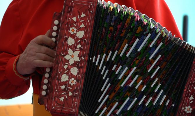 «Будем прославлять»: как тульский ансамбль завоевал сердца людей от Сургута до Пензы